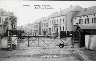 Halanzy-PN fermé + garde-barrière.jpg